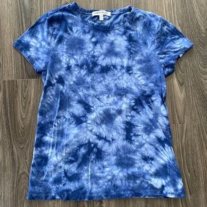 Elizabeth and James T shirt size Small